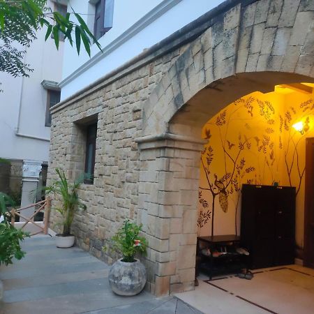 Nomads Nest Hostel ไฮเดอราบัด ภายนอก รูปภาพ