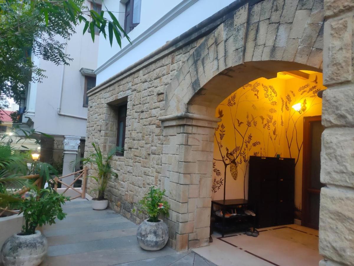 Nomads Nest Hostel ไฮเดอราบัด ภายนอก รูปภาพ