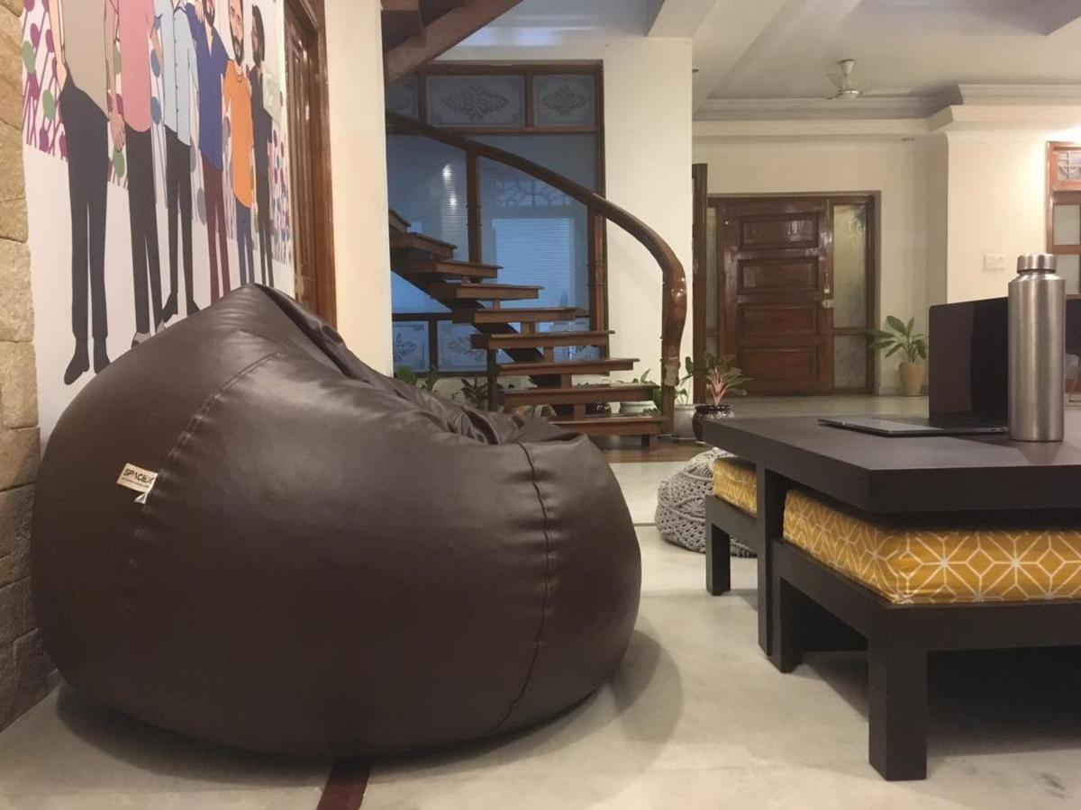 Nomads Nest Hostel ไฮเดอราบัด ภายนอก รูปภาพ