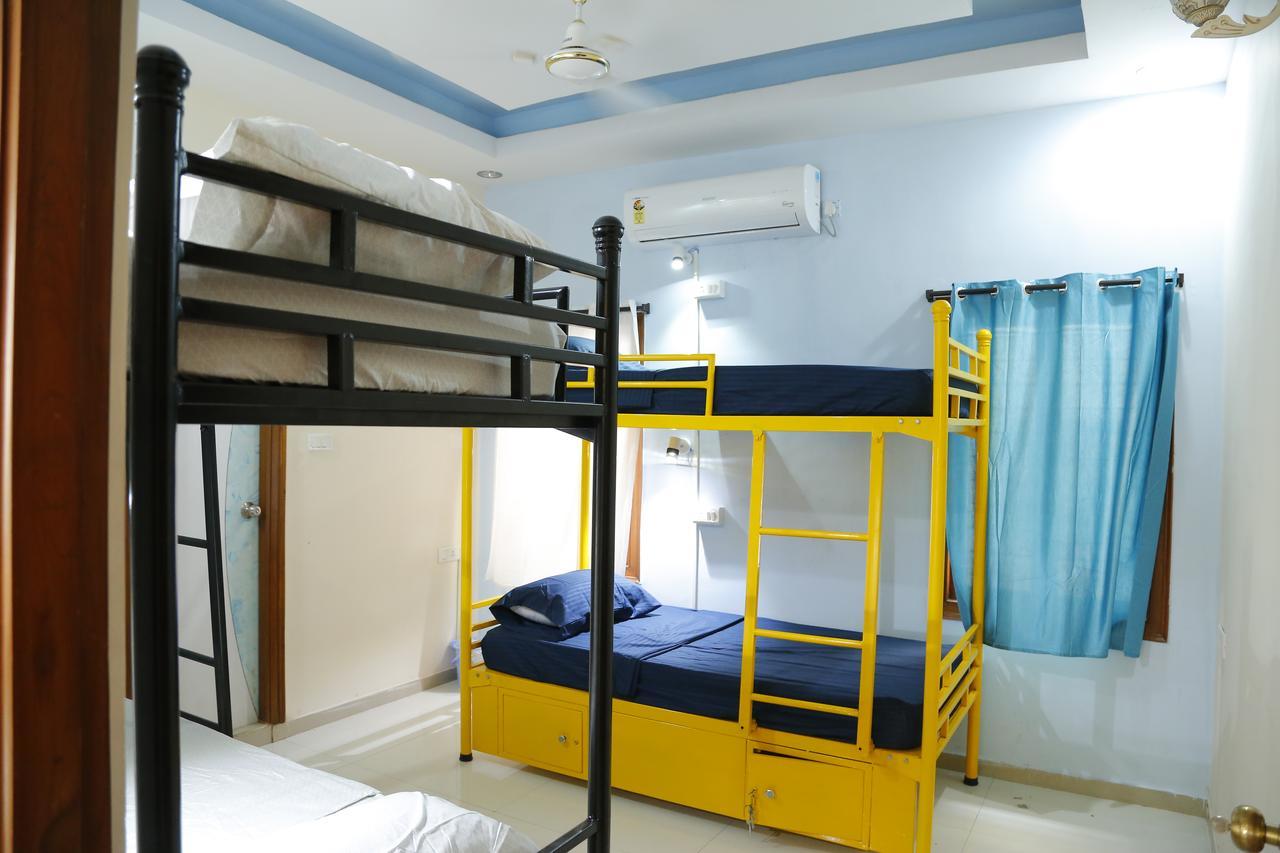 Nomads Nest Hostel ไฮเดอราบัด ภายนอก รูปภาพ